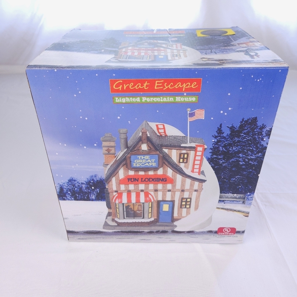 Lighted Porcelain House - Red and White